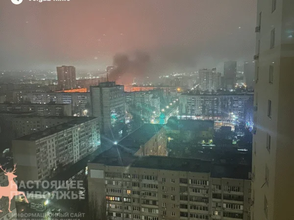 Массированная атака БПЛА на Саратов: Минобороны заявило о 30 сбитых дронах, ВСУ подтвердили удар по НПЗ